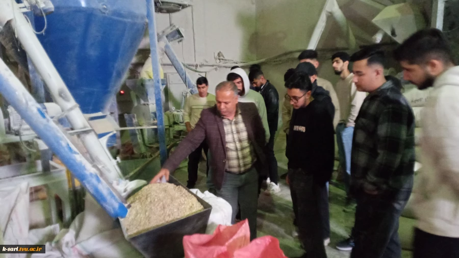 بازدید دانشجویان گروه علوم دامی از کارخانه خوراک دام 4