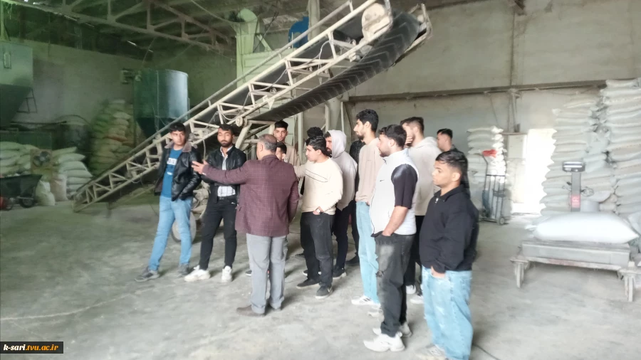 بازدید دانشجویان گروه علوم دامی از کارخانه خوراک دام 5